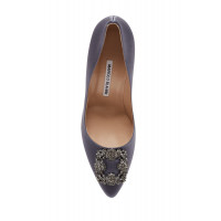 Manolo Blahnik Серо-голубые атласные туфли Hangisi 105