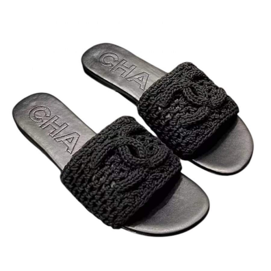 CHANEL Шлепанцы