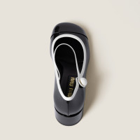 Miu miu Туфли Mary Jane из двухцветной лакированной кожи<br />
