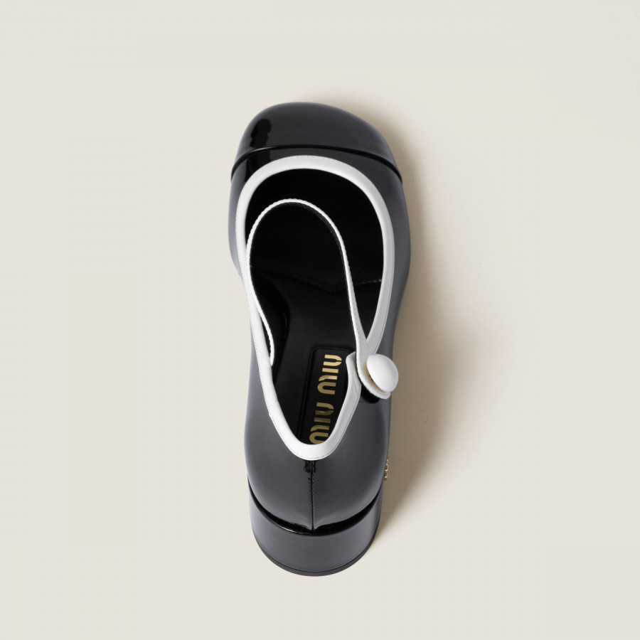 Miu miu Туфли Mary Jane из двухцветной лакированной кожи<br />