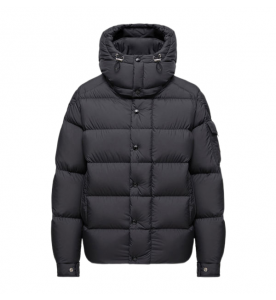 Moncler Короткая куртка-пуховик Moncler Maya 70 с капюшоном
