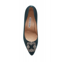 Manolo Blahnik Темно-зеленые атласные туфли Hangisi 105