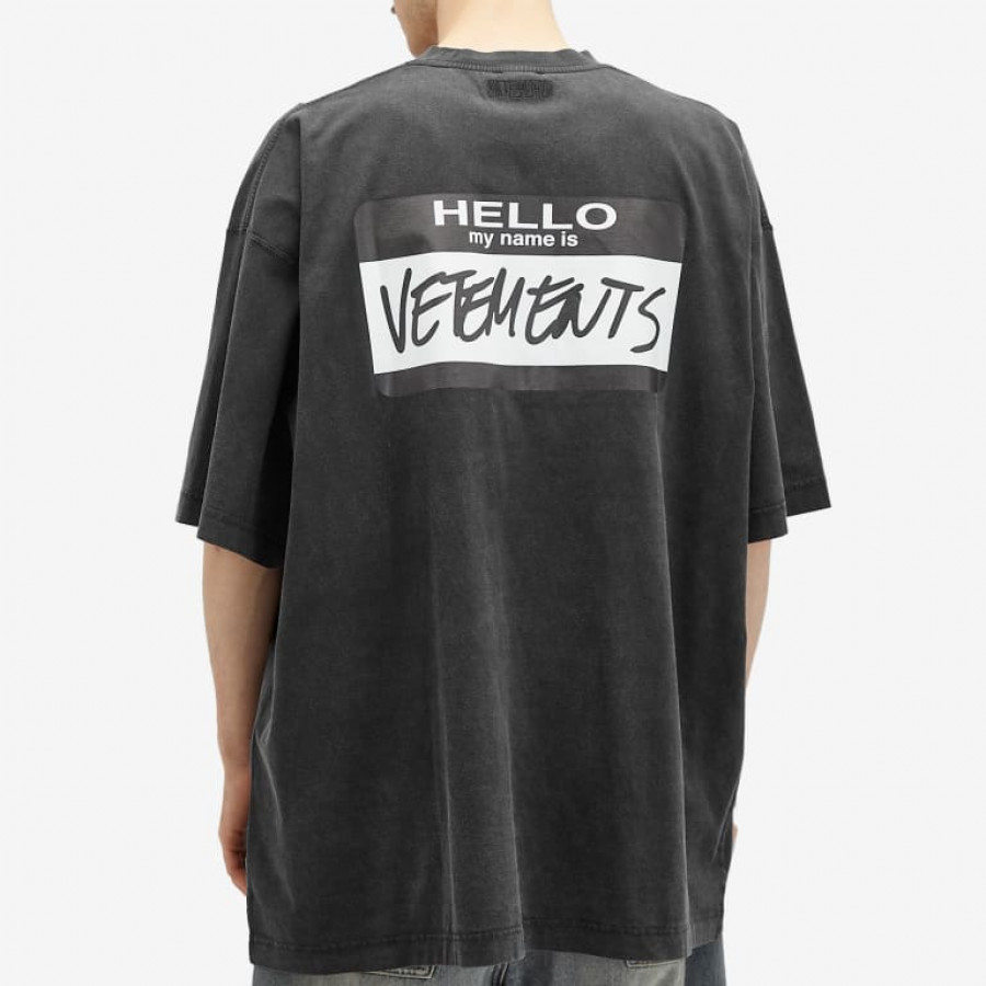 VETEMENTS Футболка «My Name Is»