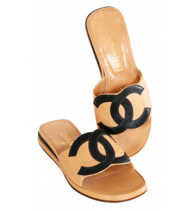CHANEL Шлепанцы