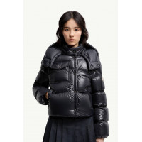 Moncler Короткая стеганая куртка Erea Square-Quilted с капюшоном