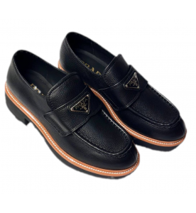 Prada Лоферы с логотипом