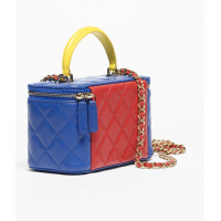 Chanel СУМКА-КОСМЕТИЧКА СТЕГАНАЯ VANITY ALARGADO CON CADENA