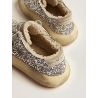 Golden Goose Женские кроссовки Space-Star с серебристым блеском и подкладкой из овчины