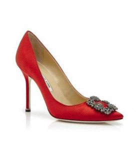 Manolo Blahnik Атласные туфли-лодочки Hangisi 105 с кристаллами