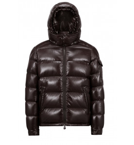 Moncler Короткая куртка-пуховик Moncler Maya 70 с капюшоном