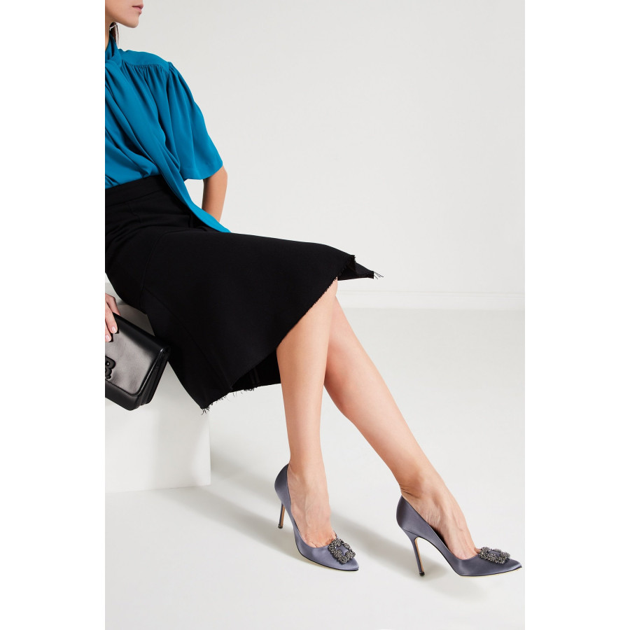 Manolo Blahnik Серо-голубые атласные туфли Hangisi 105