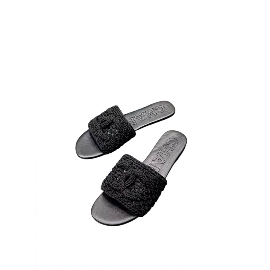 CHANEL Шлепанцы