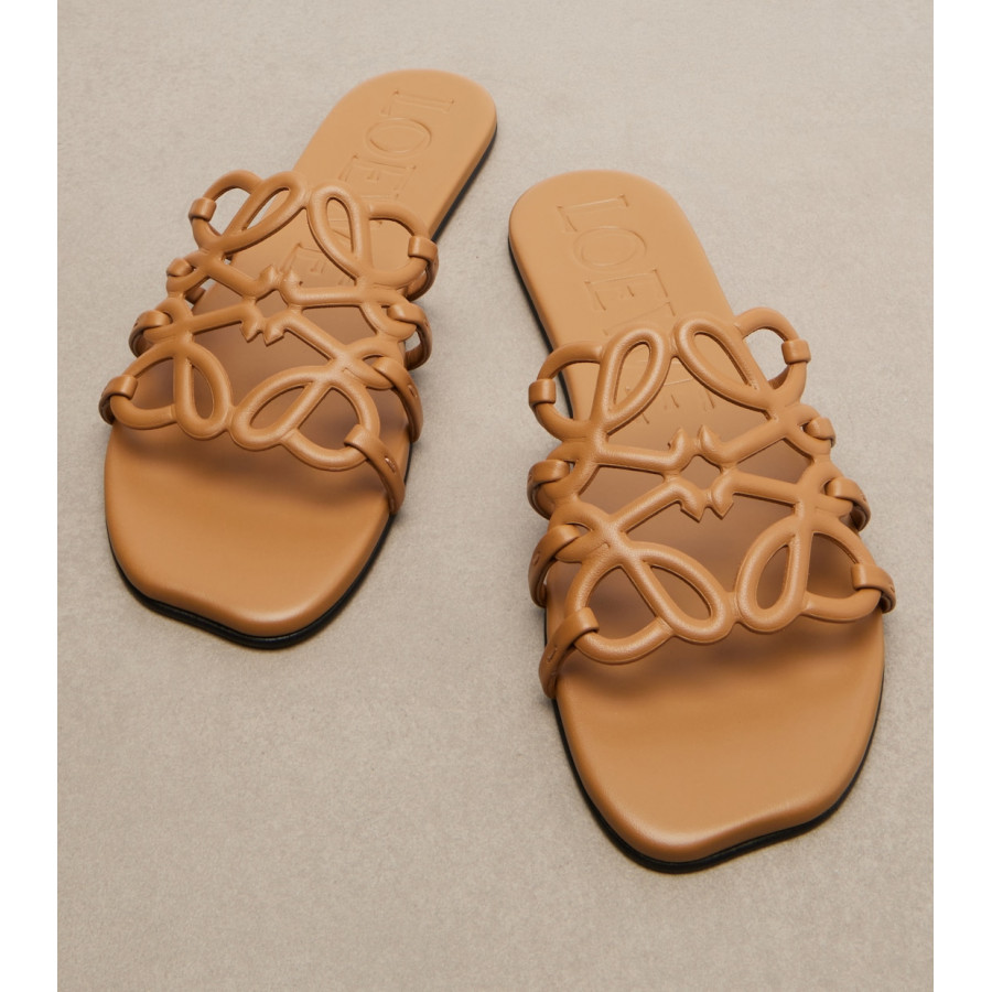 Loewe Кожаные шлепанцы Paula's Ibiza Petal Anagram