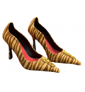 Schiaparelli ТУФЛИ KEYHOLE PUMPS