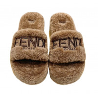 Fendi Меховые тапочки