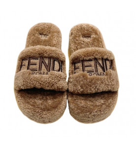 Fendi Меховые тапочки