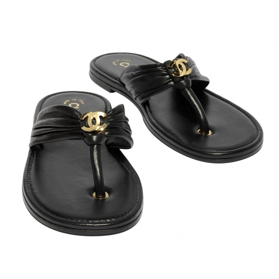 CHANEL Шлепанцы
