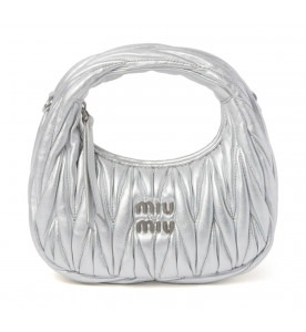 Miu miu Маленькая сумка из матлассе Miu Wander