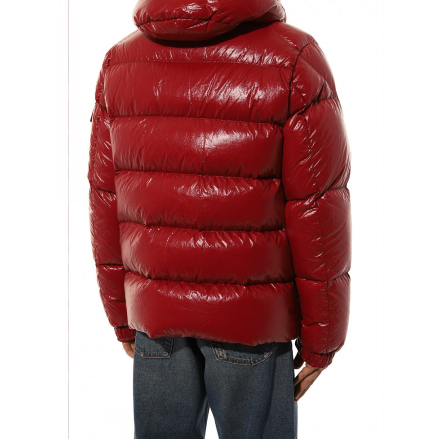 Moncler Короткая куртка-пуховик Moncler Maya 70 с капюшоном