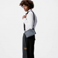 Louis Vuitton Сумка-клатч Gaston Wearable