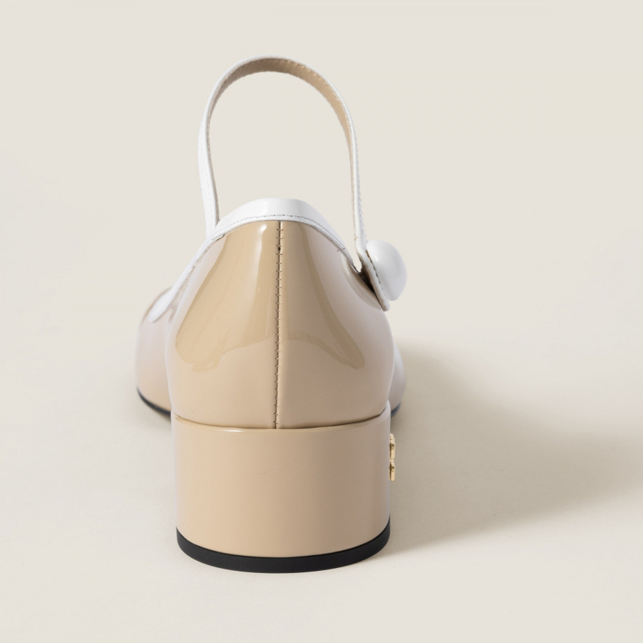 Chanel Туфли Mary Janes из двухцветной лакированной кожи