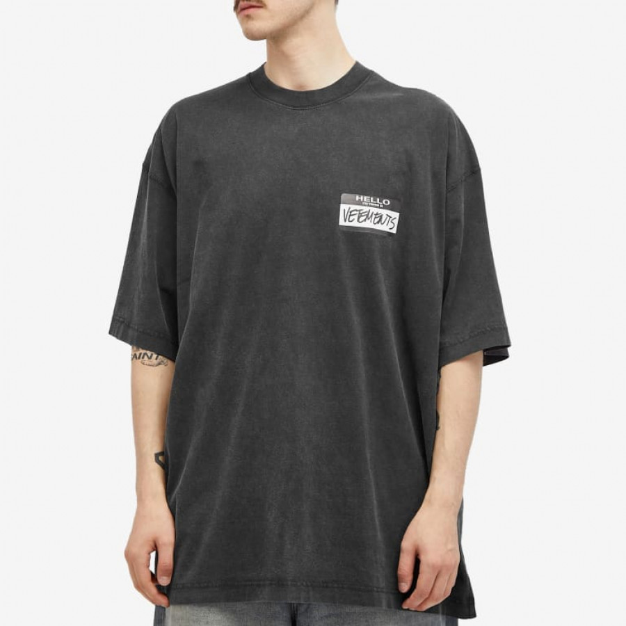 VETEMENTS Футболка «My Name Is»