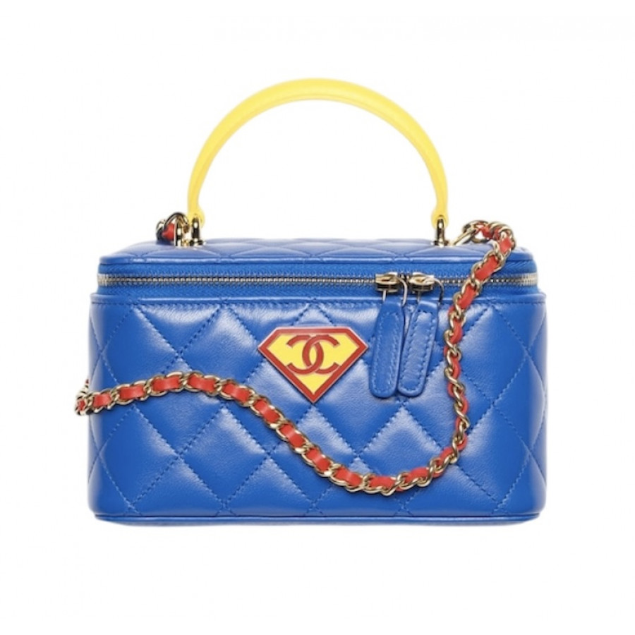 Chanel СУМКА-КОСМЕТИЧКА СТЕГАНАЯ VANITY ALARGADO CON CADENA